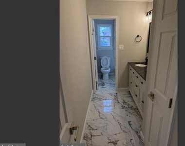 6111 Richmanor Terrace - Photo Thumbnail 8