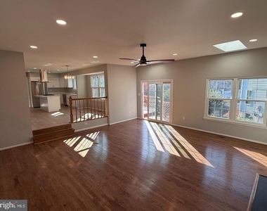 6111 Richmanor Terrace - Photo Thumbnail 11