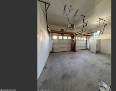 6111 Richmanor Terrace - Photo Thumbnail 10