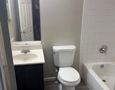 4708 Snowflower Boulevard - Photo Thumbnail 8