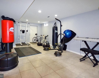 13908 Amberly Court - Photo Thumbnail 38