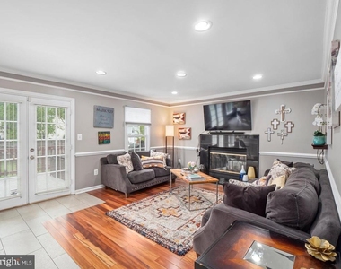 13908 Amberly Court - Photo Thumbnail 15