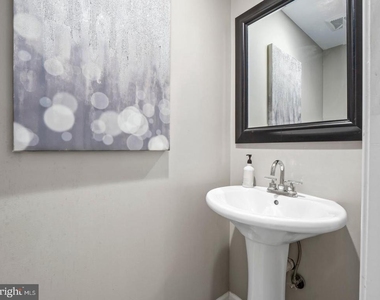 13908 Amberly Court - Photo Thumbnail 20