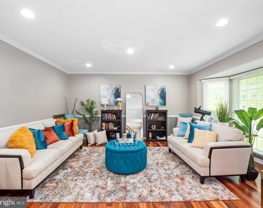 13908 Amberly Court - Photo Thumbnail 5