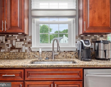 13908 Amberly Court - Photo Thumbnail 9
