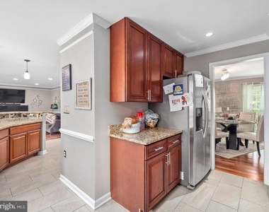 13908 Amberly Court - Photo Thumbnail 12