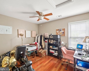 13908 Amberly Court - Photo Thumbnail 33