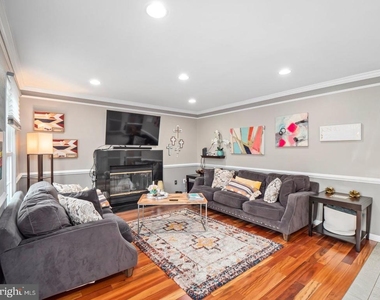 13908 Amberly Court - Photo Thumbnail 16