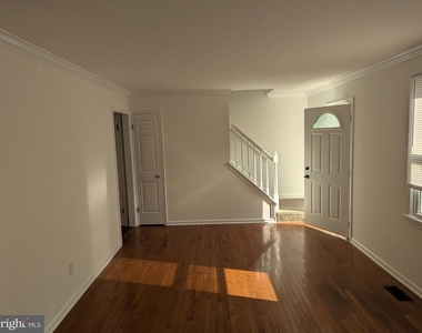 15602 Farmington Court - Photo Thumbnail 4