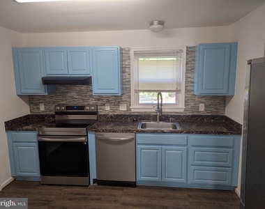 15602 Farmington Court - Photo Thumbnail 5