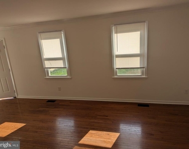15602 Farmington Court - Photo Thumbnail 3