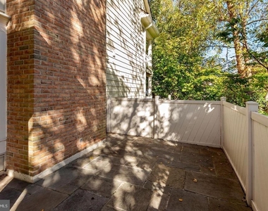 5801 Linden Square Court - Photo Thumbnail 23