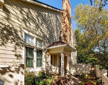 5801 Linden Square Court - Photo Thumbnail 24