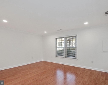 5801 Linden Square Court - Photo Thumbnail 13