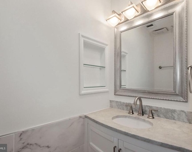 5801 Linden Square Court - Photo Thumbnail 10