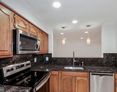 5801 Linden Square Court - Photo Thumbnail 9