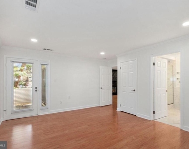 5801 Linden Square Court - Photo Thumbnail 12