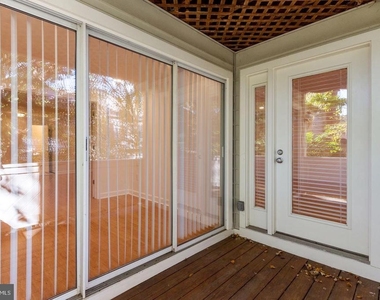 5801 Linden Square Court - Photo Thumbnail 19