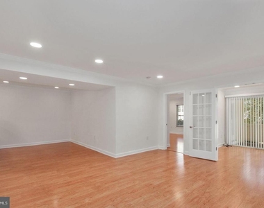 5801 Linden Square Court - Photo Thumbnail 2