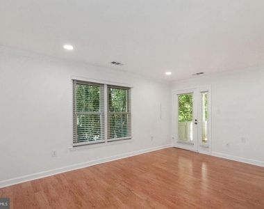 5801 Linden Square Court - Photo Thumbnail 14