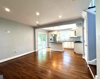 13807 Eastland Street - Photo Thumbnail 7