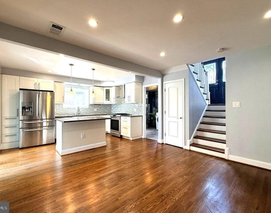 13807 Eastland Street - Photo Thumbnail 5