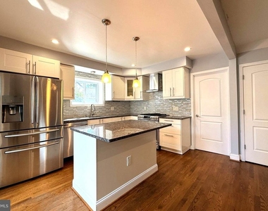 13807 Eastland Street - Photo Thumbnail 6