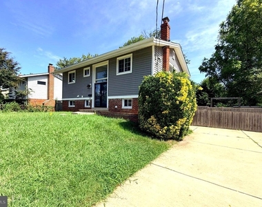 13807 Eastland Street - Photo Thumbnail 1