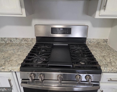 7420 Lakeview Dr - Photo Thumbnail 9