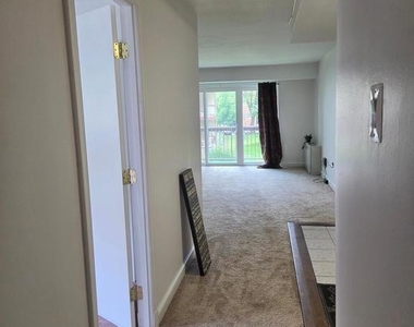 7420 Lakeview Dr - Photo Thumbnail 17