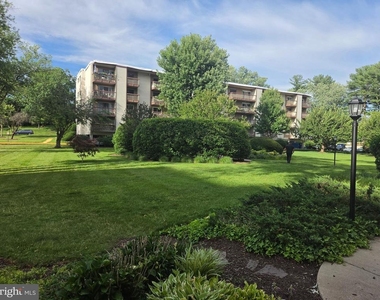 7420 Lakeview Dr - Photo Thumbnail 3