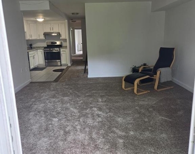 7420 Lakeview Dr - Photo Thumbnail 10