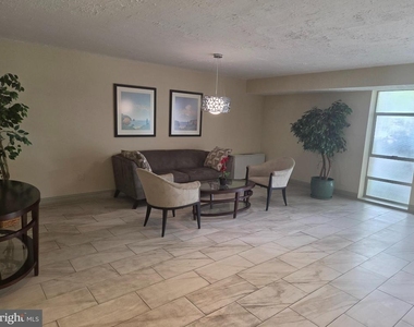 7420 Lakeview Dr - Photo Thumbnail 4