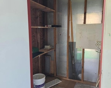 7420 Lakeview Dr - Photo Thumbnail 16