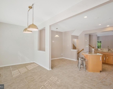 9612 Hammonds Overlook Court - Photo Thumbnail 16