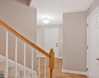 9612 Hammonds Overlook Court - Photo Thumbnail 3