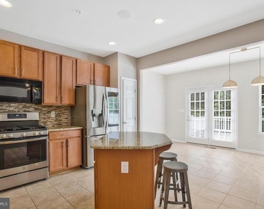 9612 Hammonds Overlook Court - Photo Thumbnail 11