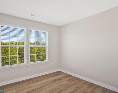 9612 Hammonds Overlook Court - Photo Thumbnail 28