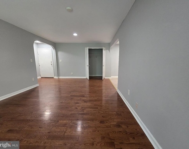8727 Hayshed Lane - Photo Thumbnail 7