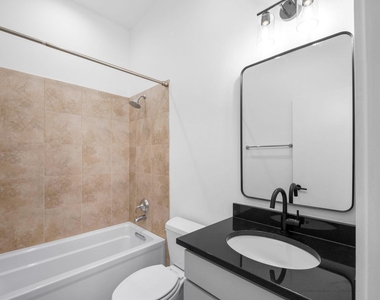 1702 S Lamar Blvd - Photo Thumbnail 11