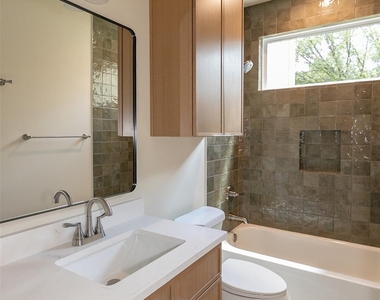 1012 W Milton St - Photo Thumbnail 10