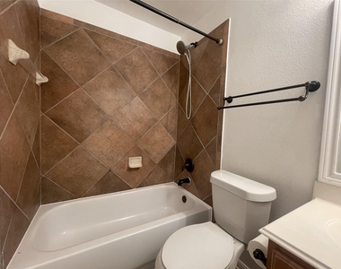 4323 Angelico Ln - Photo Thumbnail 30
