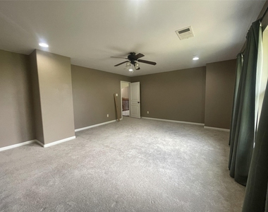 4323 Angelico Ln - Photo Thumbnail 26
