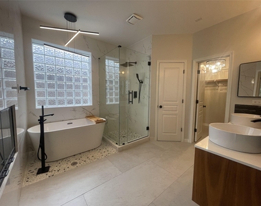 4323 Angelico Ln - Photo Thumbnail 14