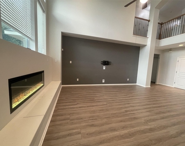 4323 Angelico Ln - Photo Thumbnail 8