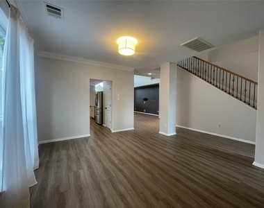 4323 Angelico Ln - Photo Thumbnail 5