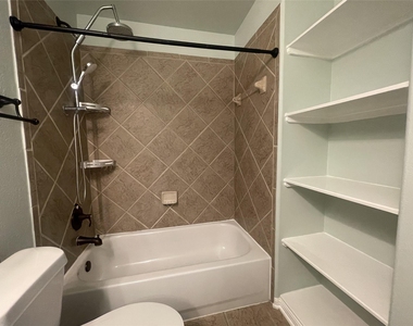 4323 Angelico Ln - Photo Thumbnail 22