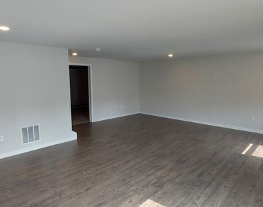 5767 Haller Place - Photo Thumbnail 17