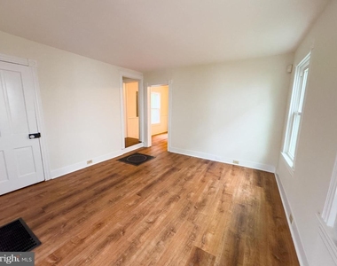 213 W B Street - Photo Thumbnail 4