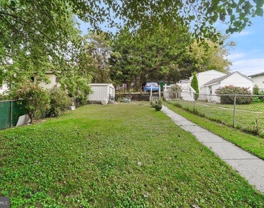 213 W B Street - Photo Thumbnail 1
